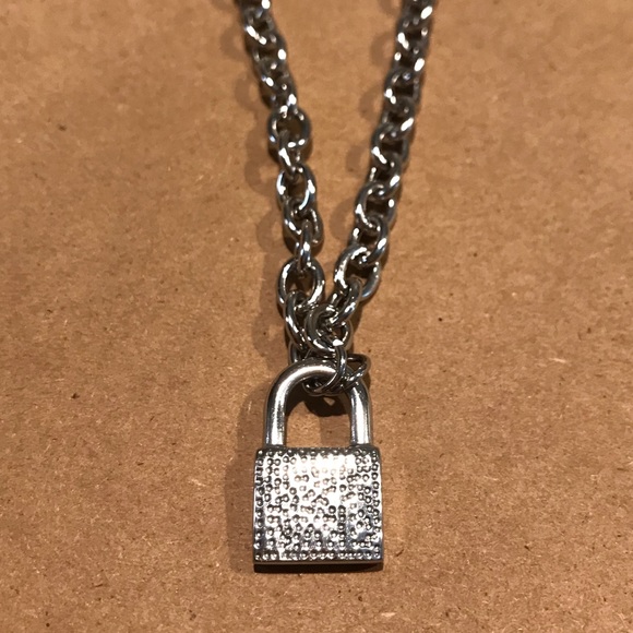 Brandy Melville Lock Necklace - Picture 2 of 4